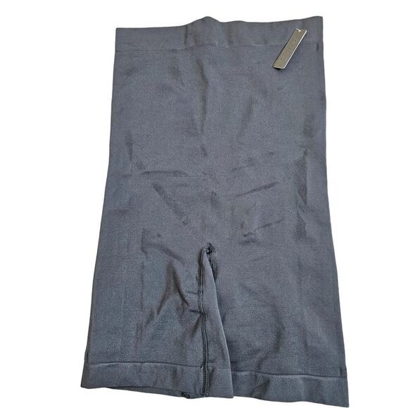 New with Tags Skims High Waist Bonded Shorts SZ M - Picture 4 of 8